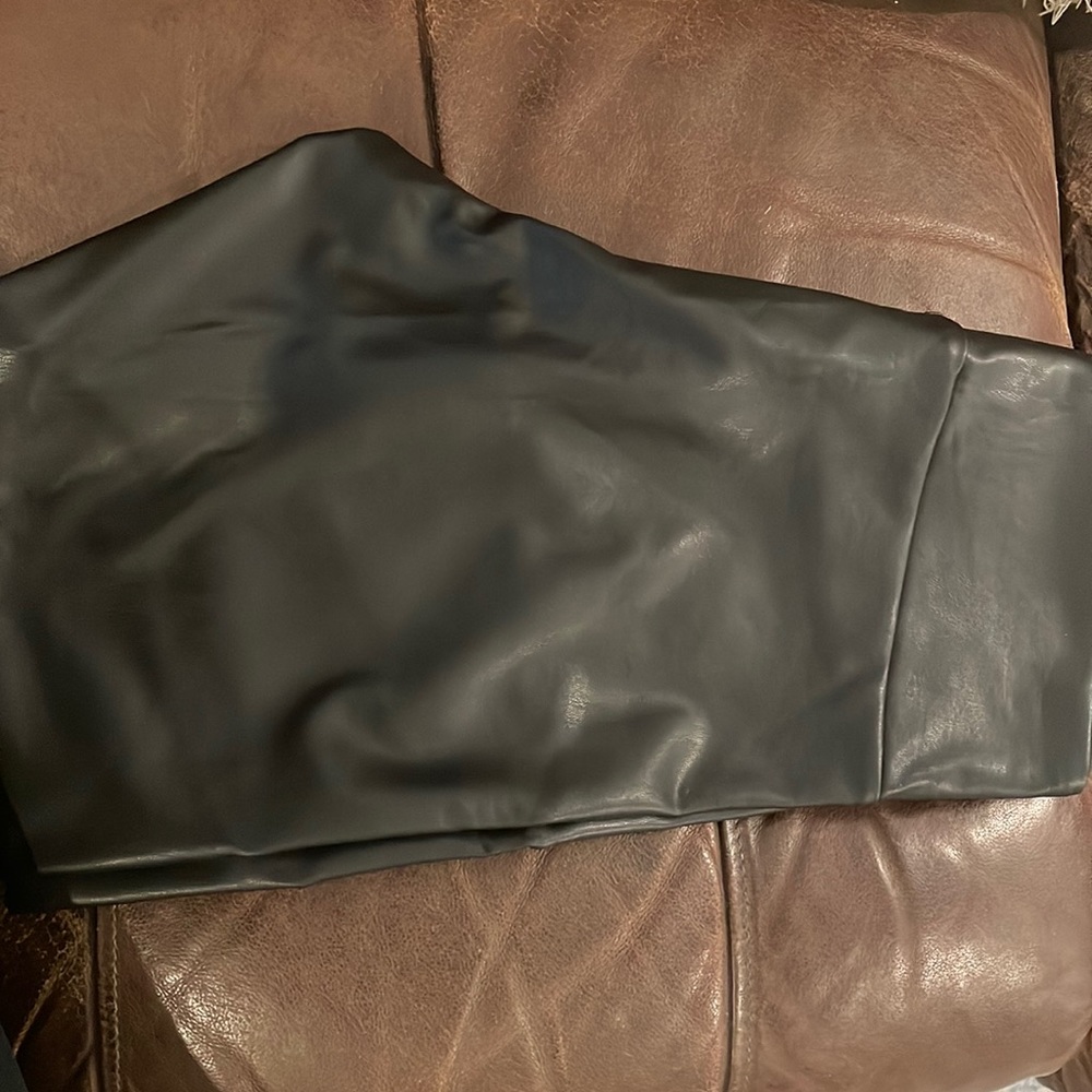 New with tags Express Faux leather leggings high rise size M